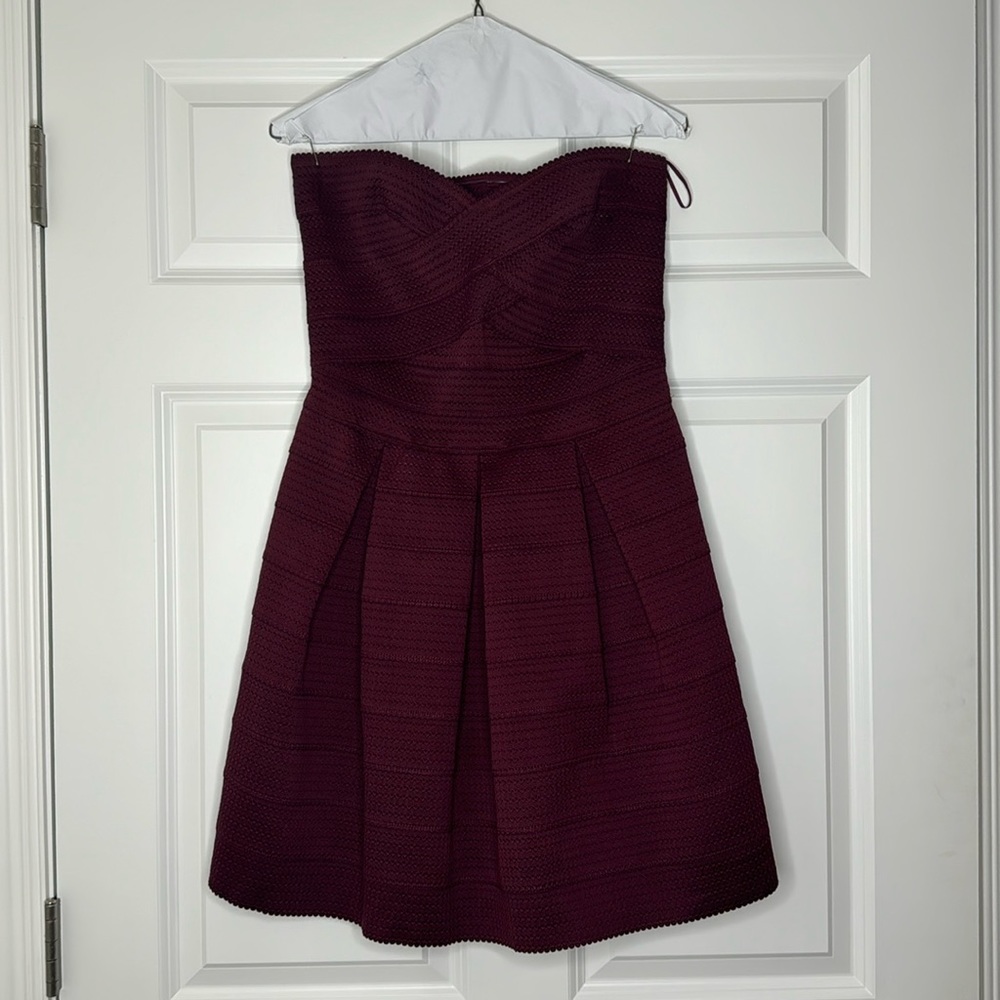 Express burgundy sweetheart neck elastic mini dress